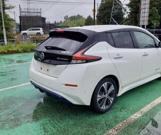 Nissan Leaf ZE-1 2018 White "G+" 40kwh 98K (76) - Image 5